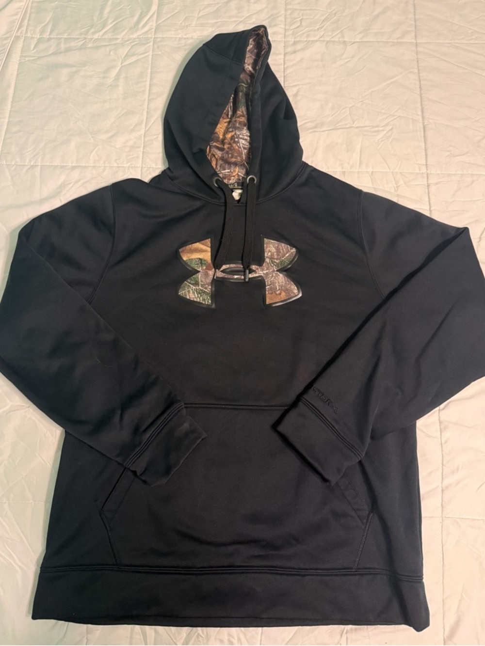 Under Armour Men’s Black Camo Hoodie